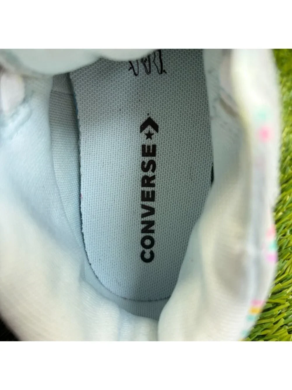 Converse Chuck Taylor All Star Hi Girls Size 2Y White Athletic Shoes Sneakers